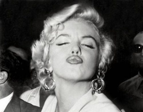 Meet Chevalier d'Eon, Transvestite Extraordinaire Kissingmarilyn Monroe