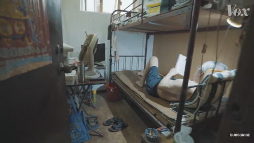 World's A tiny Hong Kong home
